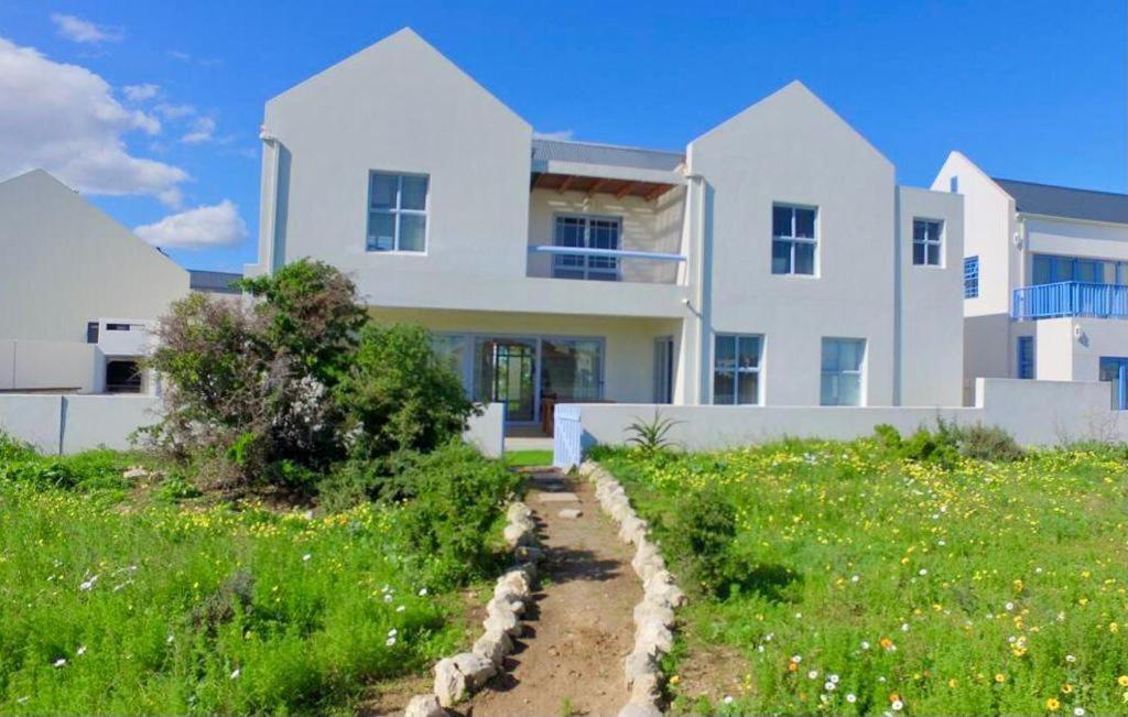 Perfect 10 - 10 To 13 Sleeper Luxury Holiday Home Breakage Deposit Of R2500 Per Weekend Lease Langebaan Exterior photo