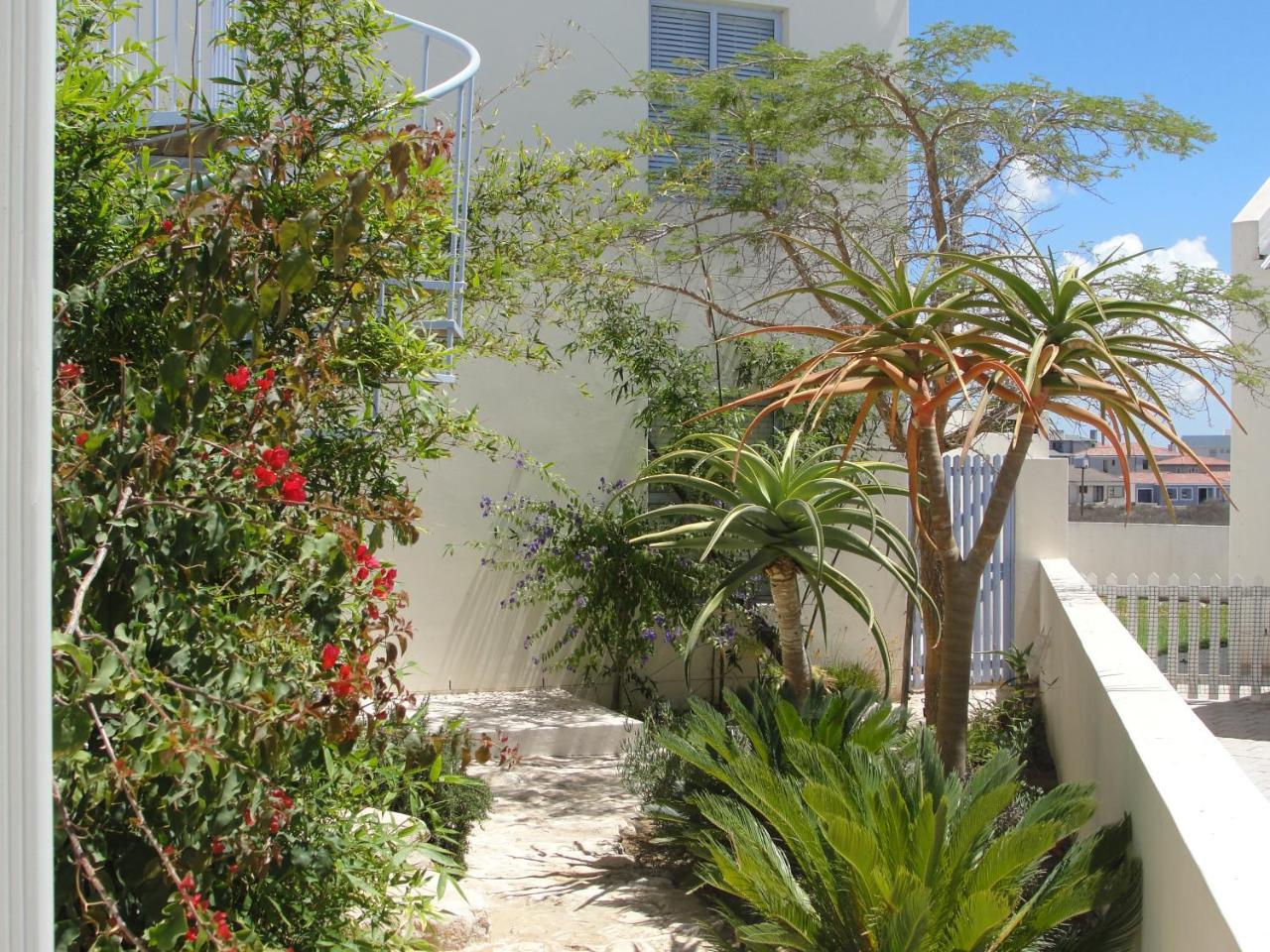 Perfect 10 - 10 To 13 Sleeper Luxury Holiday Home Breakage Deposit Of R2500 Per Weekend Lease Langebaan Exterior photo