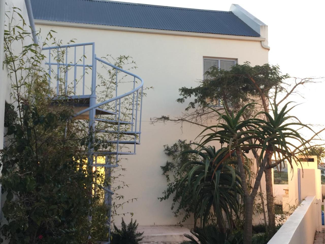 Perfect 10 - 10 To 13 Sleeper Luxury Holiday Home Breakage Deposit Of R2500 Per Weekend Lease Langebaan Exterior photo