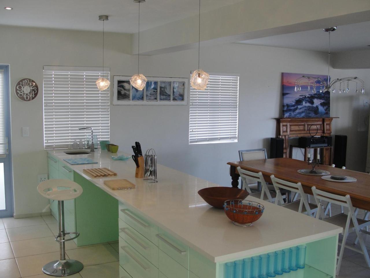 Perfect 10 - 10 To 13 Sleeper Luxury Holiday Home Breakage Deposit Of R2500 Per Weekend Lease Langebaan Exterior photo