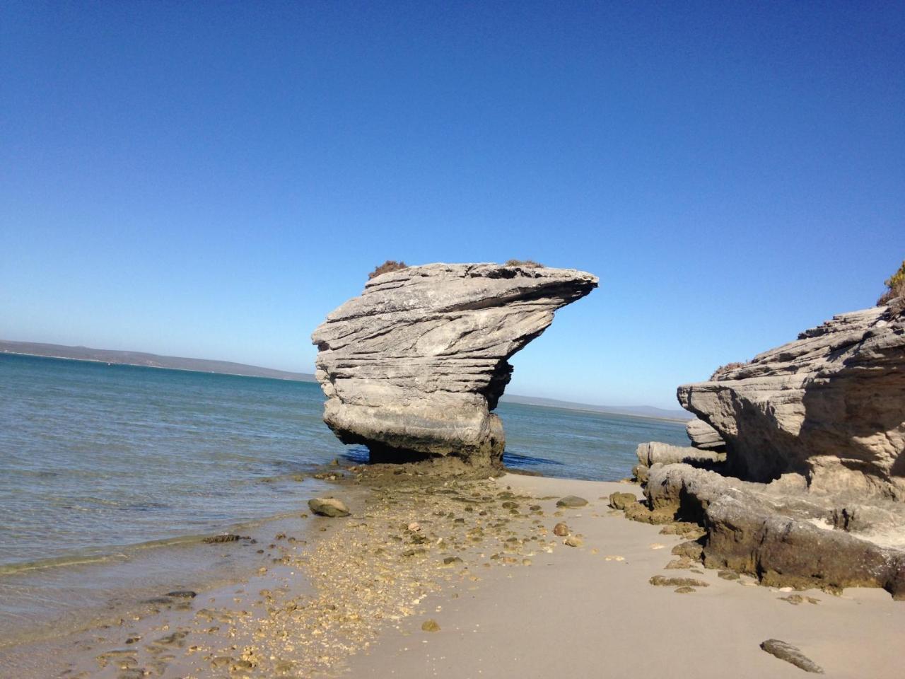 Perfect 10 - 10 To 13 Sleeper Luxury Holiday Home Breakage Deposit Of R2500 Per Weekend Lease Langebaan Exterior photo
