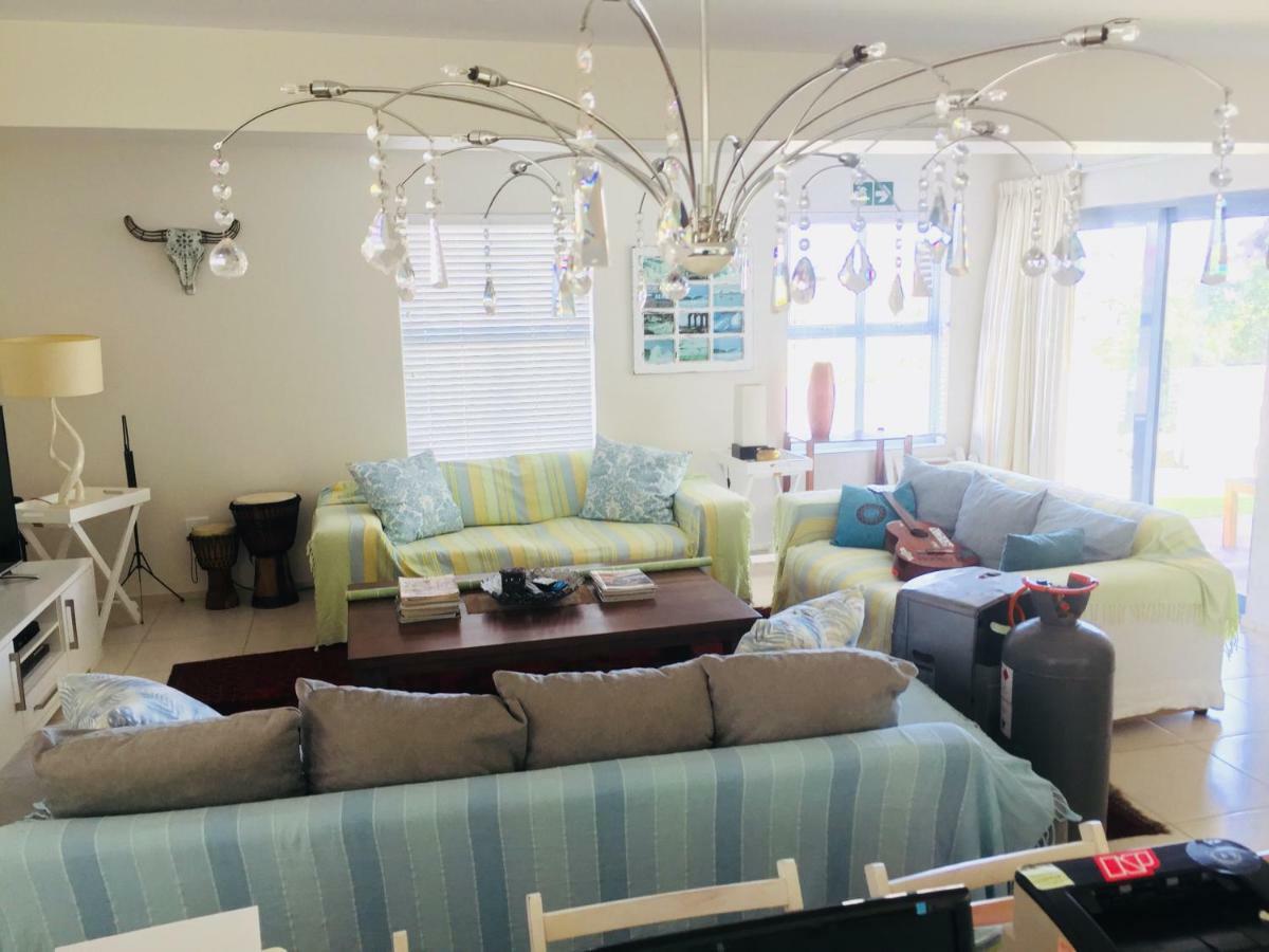Perfect 10 - 10 To 13 Sleeper Luxury Holiday Home Breakage Deposit Of R2500 Per Weekend Lease Langebaan Exterior photo