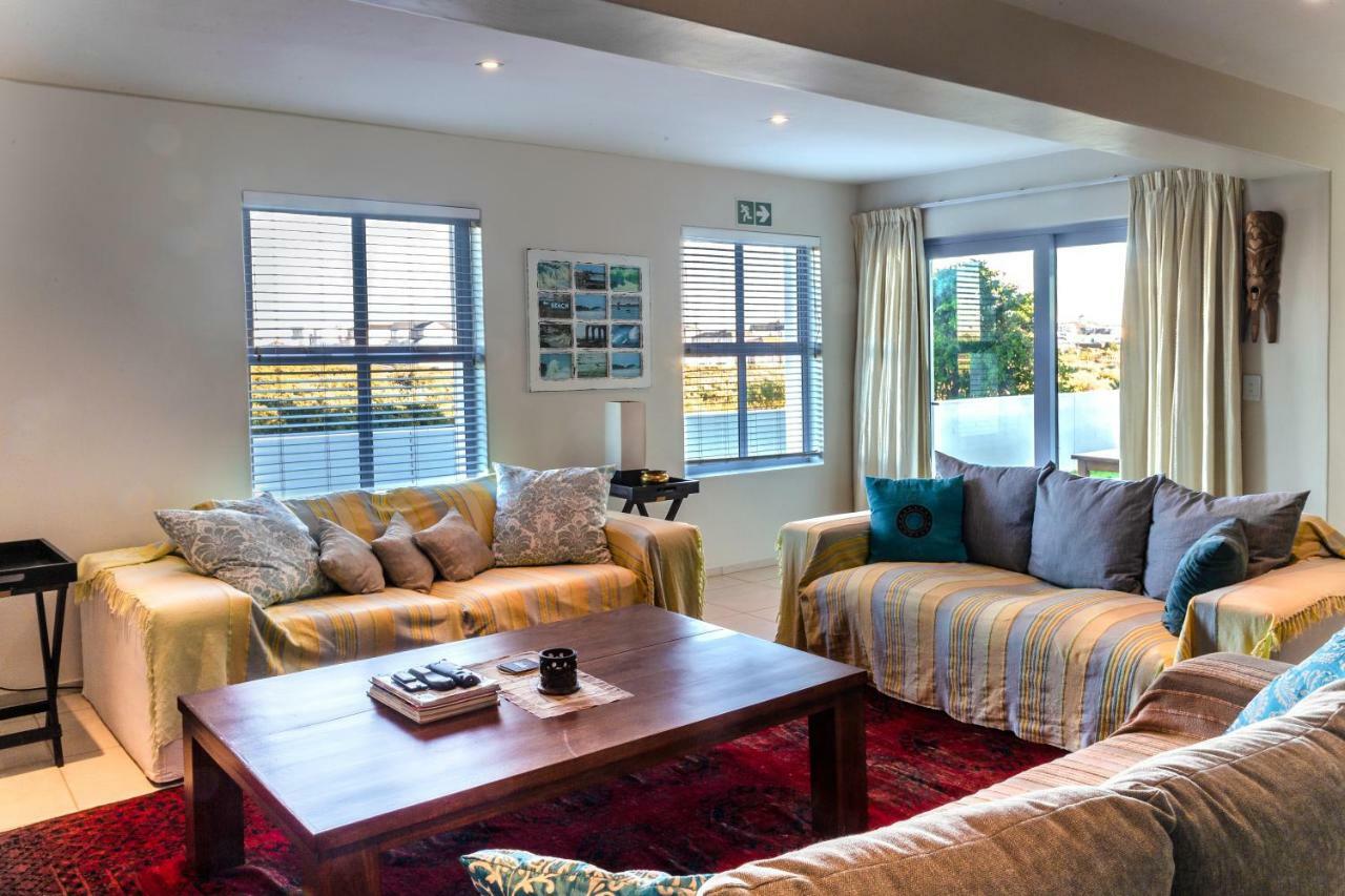 Perfect 10 - 10 To 13 Sleeper Luxury Holiday Home Breakage Deposit Of R2500 Per Weekend Lease Langebaan Exterior photo