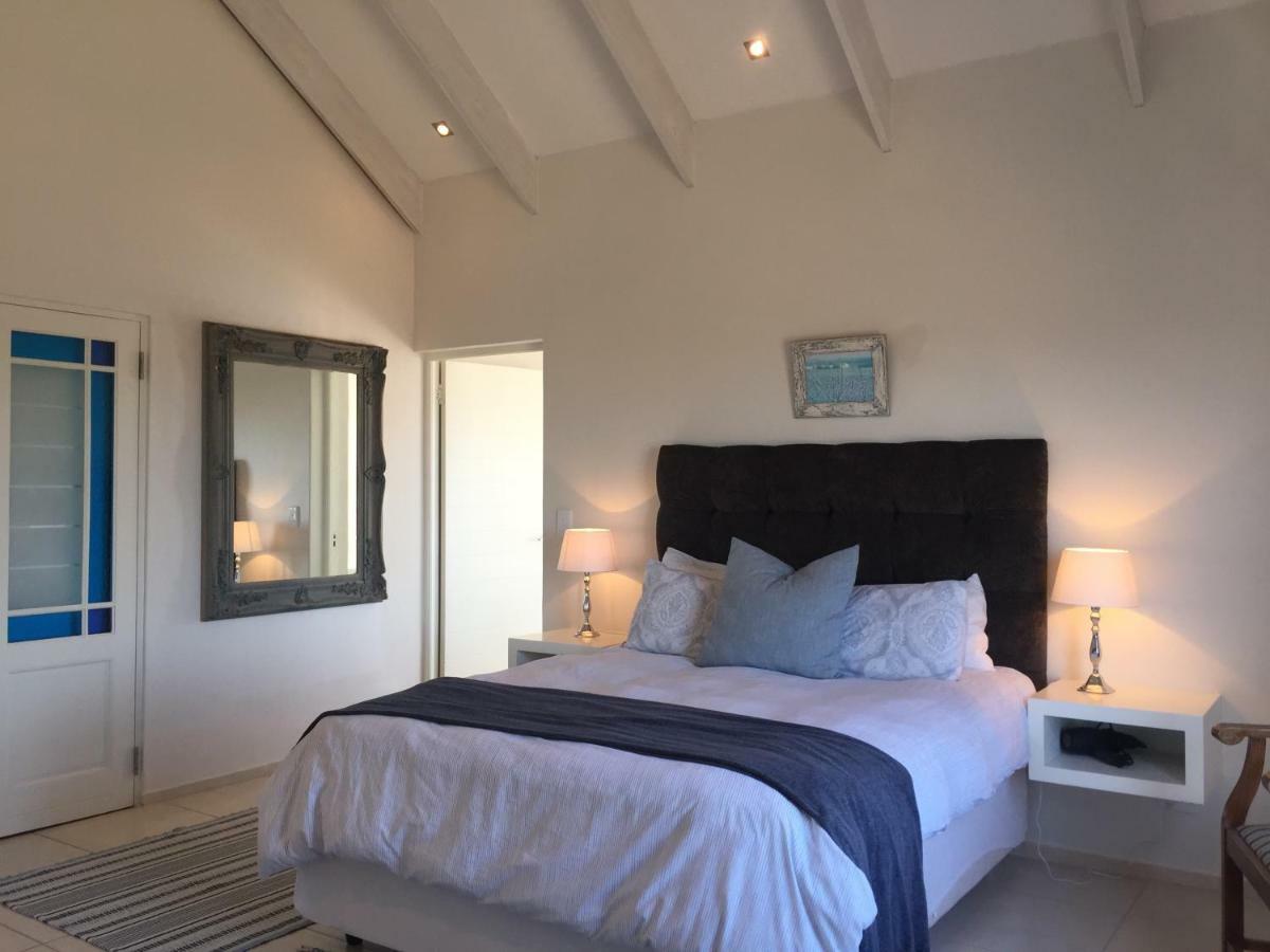 Perfect 10 - 10 To 13 Sleeper Luxury Holiday Home Breakage Deposit Of R2500 Per Weekend Lease Langebaan Exterior photo