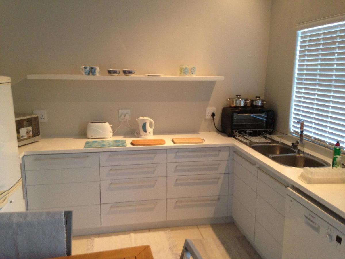 Perfect 10 - 10 To 13 Sleeper Luxury Holiday Home Breakage Deposit Of R2500 Per Weekend Lease Langebaan Exterior photo
